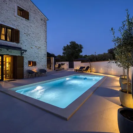 Petra Istria * Gajana